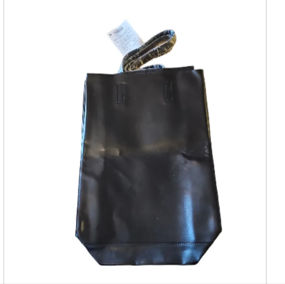 Calvin Klein Tote & Clutch Purse Black / Red Imitation Leather Vinyl.NWT. - Picture 2 of 7
